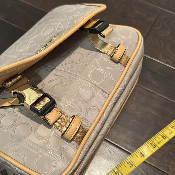 Calvin Klein Embossed Crossbody Bag NWT - Picture 14 of 16